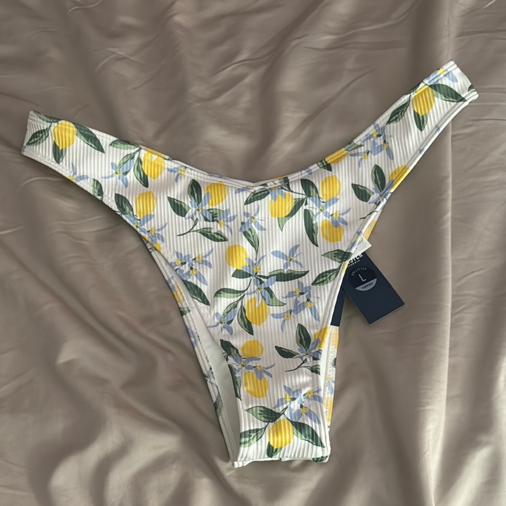 Hollister White Ribbed Bikini Bottom with Yellow Lemon Print